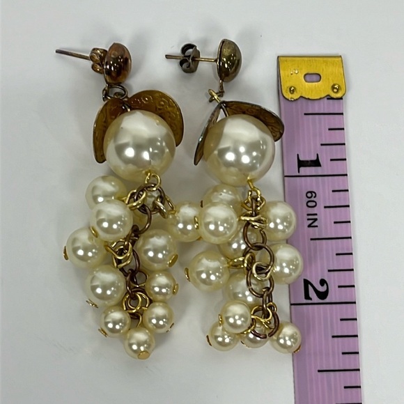 Vintage Faux Pearl Cluster Grape Dangle Earrings Gold Tone - Picture 2 of 7